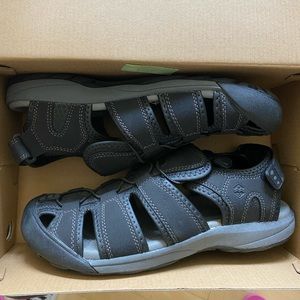 Khombu Men’s Sandals Sz. 10 New in Box